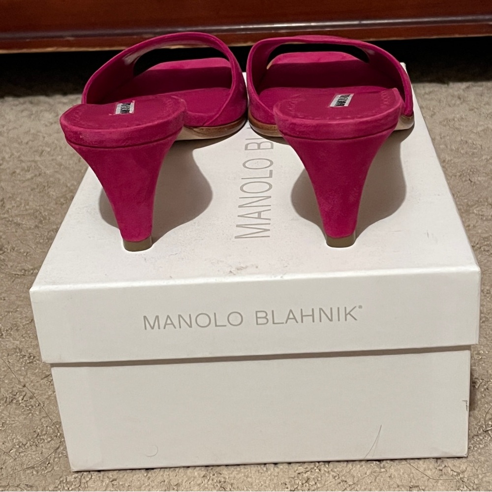 NIB Manolo Blahnik Araspemu Pink Suede Mules - Picture 5 of 6